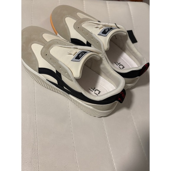 De Florance Womens Low Top Sneakers Cream Black Suede US 8.5 Designed in Italy - Picture 2 of 5